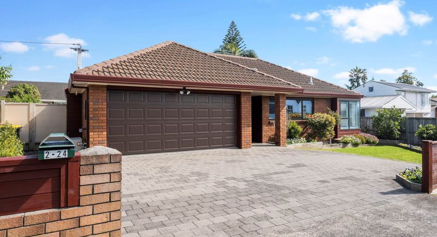  at 2/24 Woodbridge Lane, Milford, Auckland