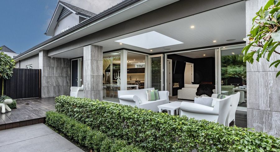  at 2 Snowdon Road, Fendalton, Christchurch City, Canterbury