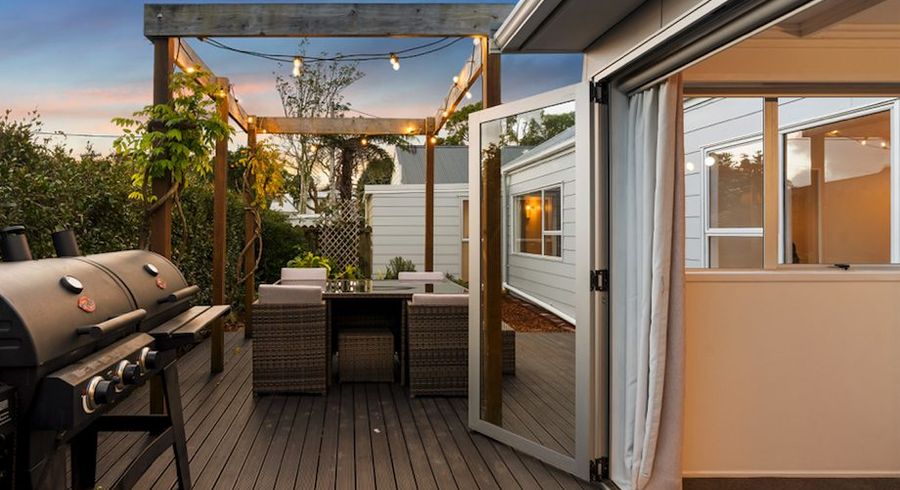  at 2/1 Hiwihau Place, Glenfield, North Shore City, Auckland