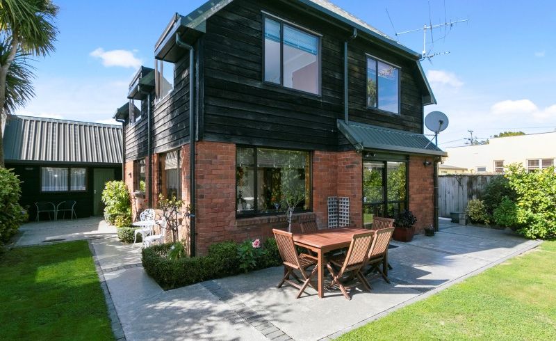  at 36A WHITES LINE WEST, WOBURN, LOWER HUTT