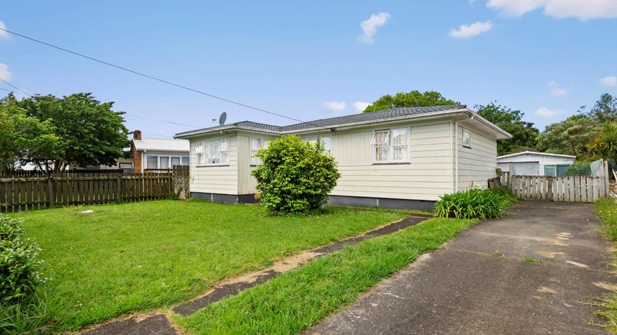  at 105 Rathgar Road, Henderson, Auckland
