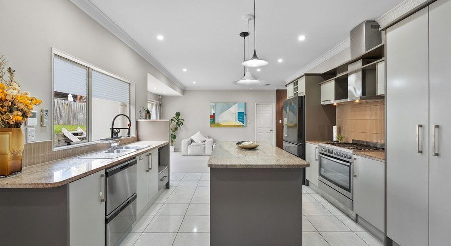  at 8 Cuthill Close, Albany, North Shore City, Auckland