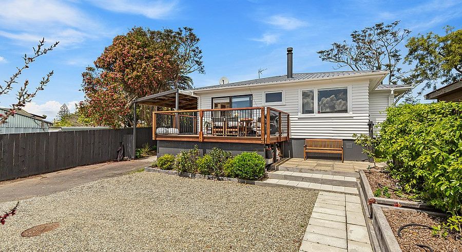  at 2/23 Clayburn Road, Glen Eden, Auckland