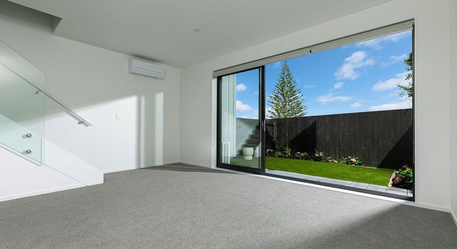  at 8/80 East Coast Road, Milford, North Shore City, Auckland