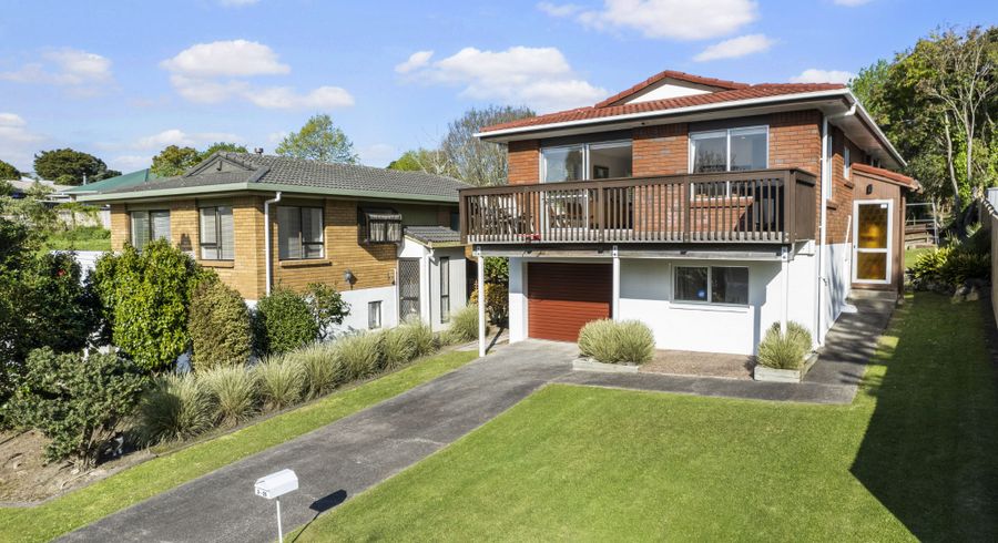  at 2/25 Ciprian Place, Henderson, Auckland