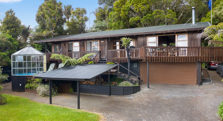  at 840 West Coast Road, Waiatarua, Auckland