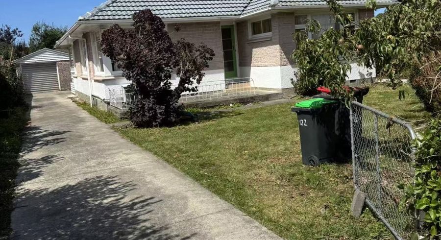  at 122 Avonhead Road, Avonhead, Christchurch City, Canterbury