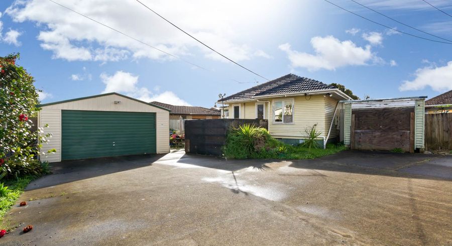 at 1/26 Airdrie Road, Ranui, Auckland