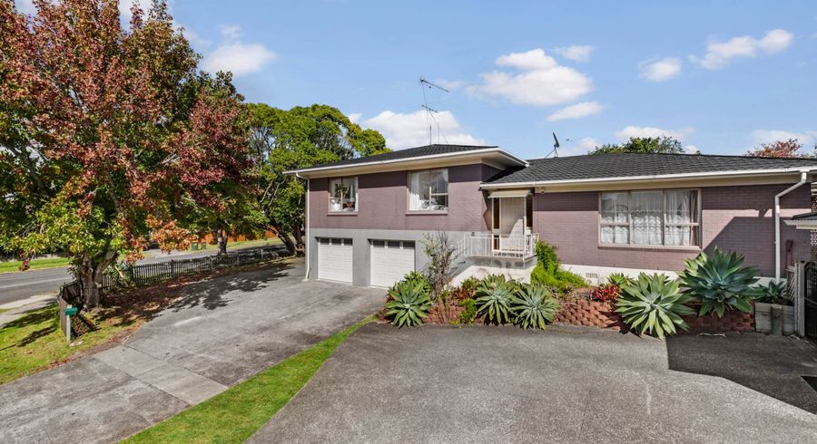  at 2 Kyeemagh Street, Botany Downs, Auckland
