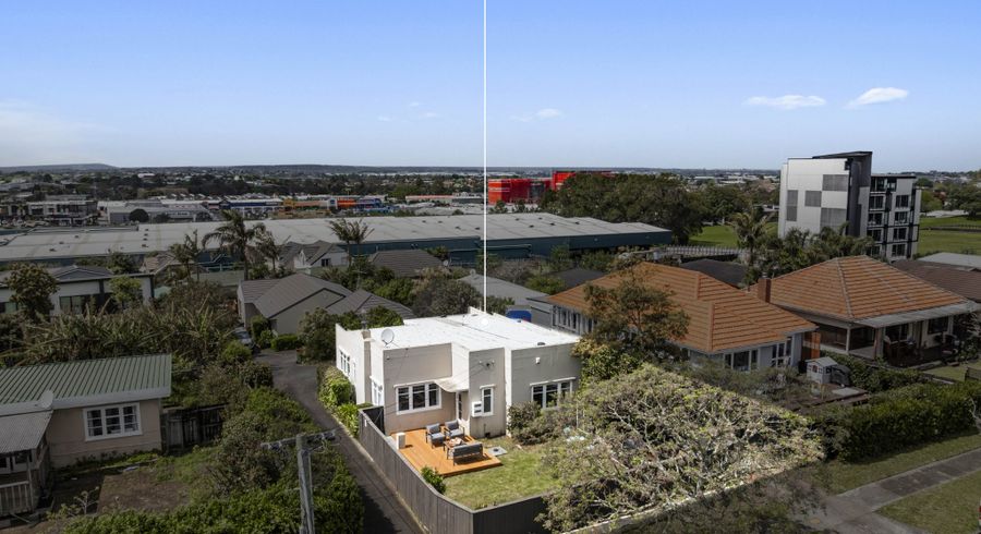  at 4 Barrack Road, Mount Wellington, Auckland City, Auckland