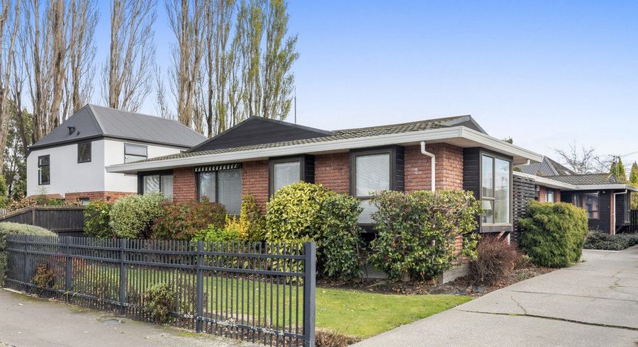  at 1/137 Grahams Road, Burnside, Christchurch