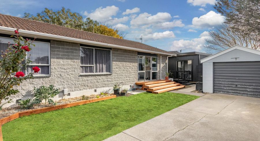  at 2/11 Farnborough Street, Aranui, Christchurch