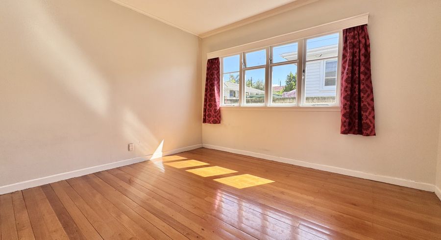  at 7 Marlene Avenue, Te Atatu South, Waitakere City, Auckland