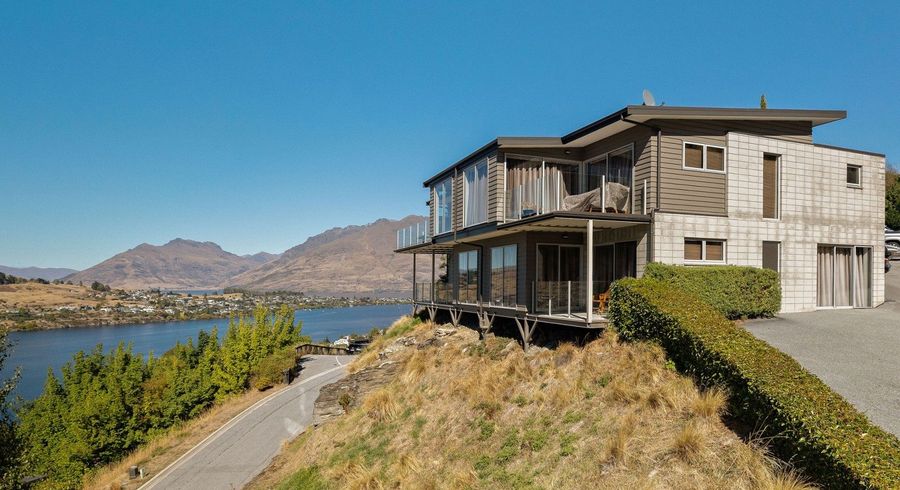  at 10 Top Lane, Goldfield Heights, QUEENSTOWN