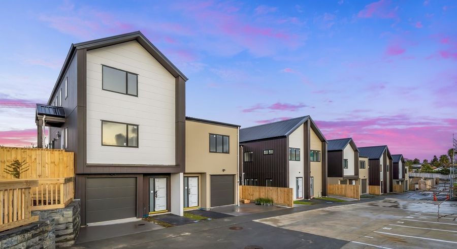  at 8 Peara Pl, Henderson, Waitakere City, Auckland