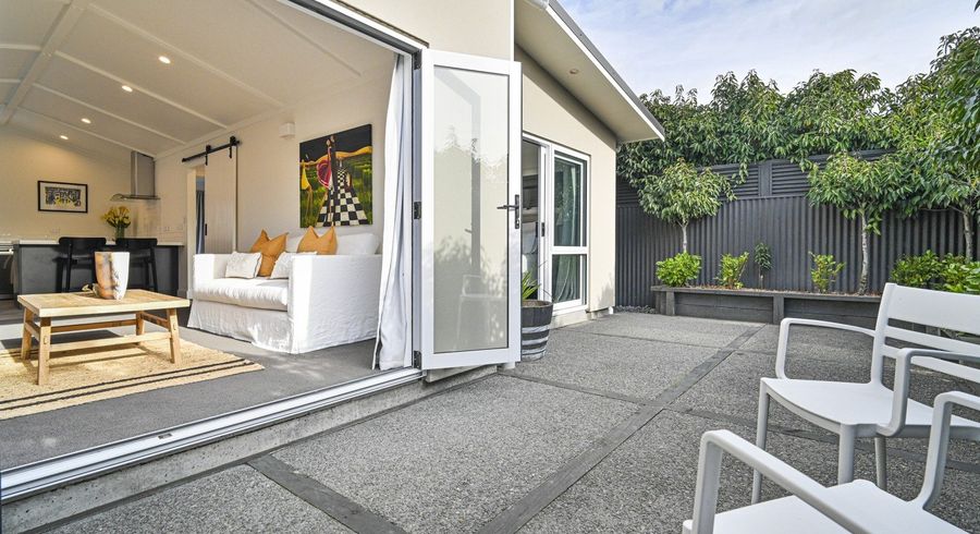  at 205 Southampton Street West, Hastings