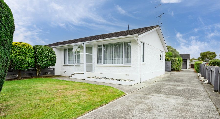  at 2/237 Queens Drive, Windsor, Invercargill