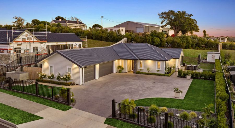  at 12 Kerr Crescent, Patumahoe, Franklin, Auckland