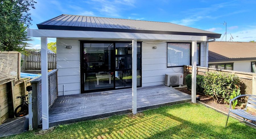  at 3 Atlantis Place, Totara Vale, Auckland