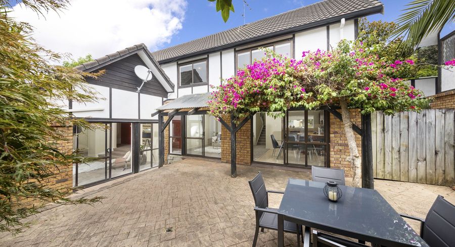  at 12 Steele Street, Meadowbank, Auckland