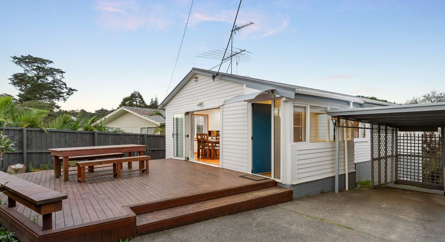  at 48 Chippendale Crescent, Birkdale, North Shore City, Auckland