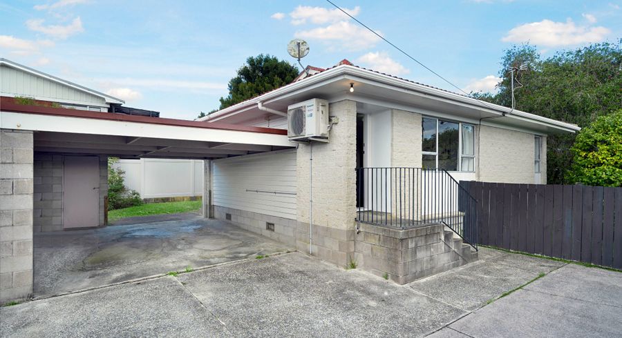  at 1/28 Taipari Road, Te Atatu Peninsula, Auckland