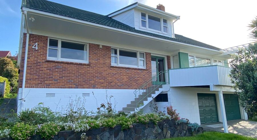  at 4 Alton Avenue, Hillcrest, Auckland
