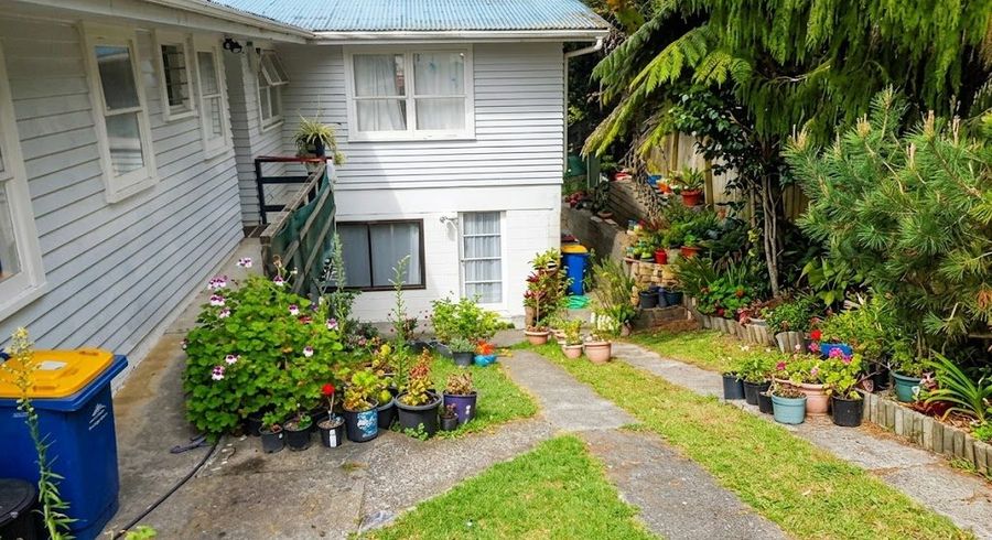  at 2/25A Verbena Road, Birkdale, North Shore City, Auckland