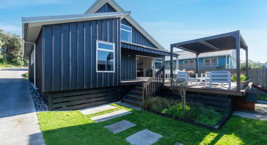  at 6 Kent Avenue, Waitarere Beach, Horowhenua, Manawatu / Whanganui