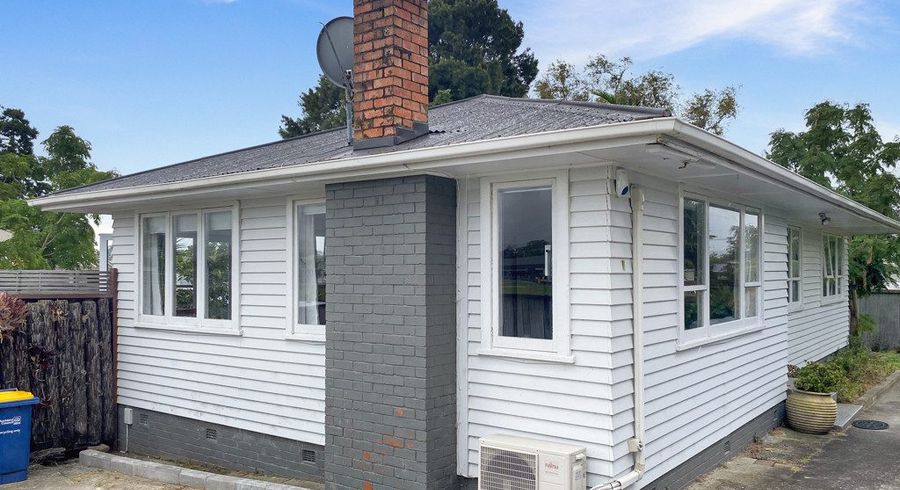  at 1/106 Lincoln Road, Henderson, Waitakere City, Auckland