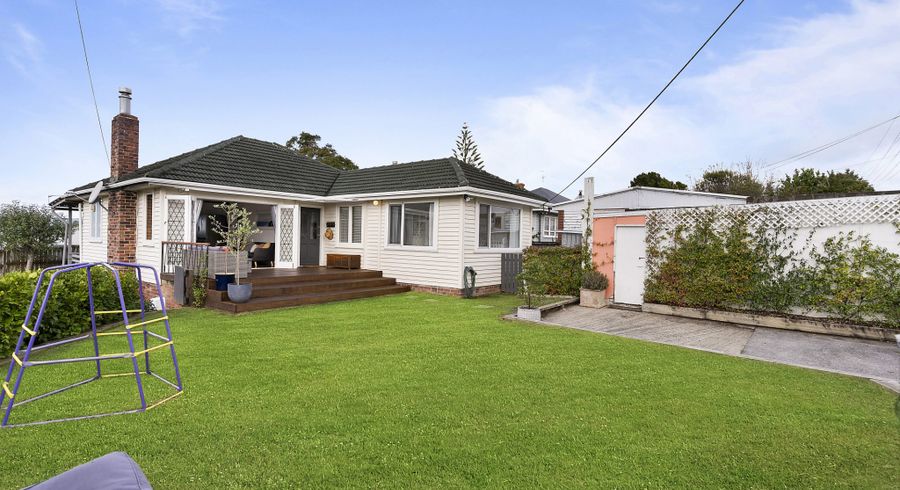  at 39 Tramway Road, Beach Haven, North Shore City, Auckland
