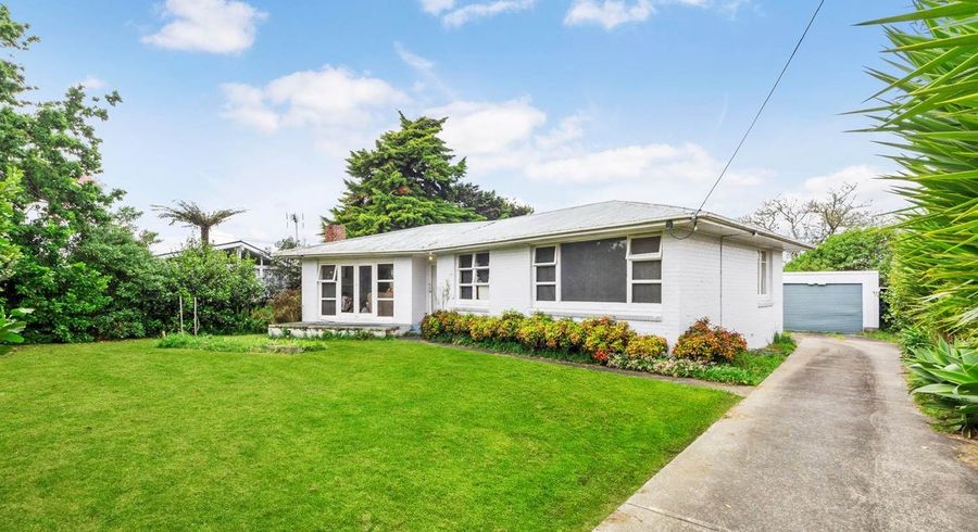  at 81 Gloria Avenue, Te Atatu Peninsula, Waitakere City, Auckland