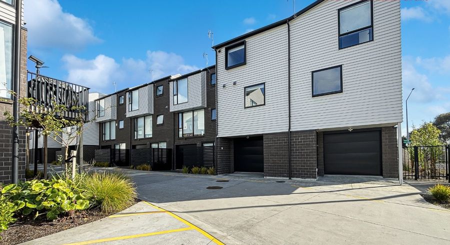  at 1 Fruitvale Road, New Lynn, Waitakere City, Auckland