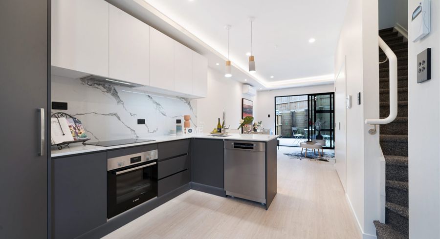  at 7/52 Newington Road, Henderson, Waitakere City, Auckland