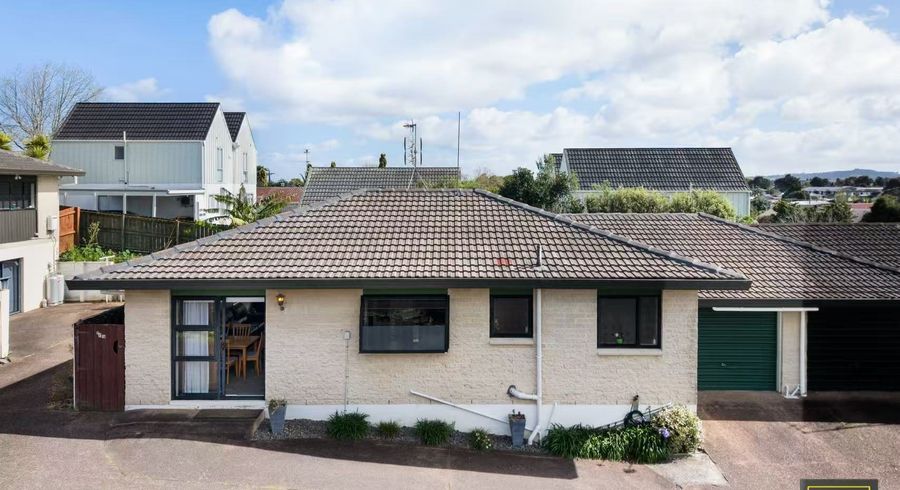  at 2/16 Wood Street, Papakura, Papakura, Auckland