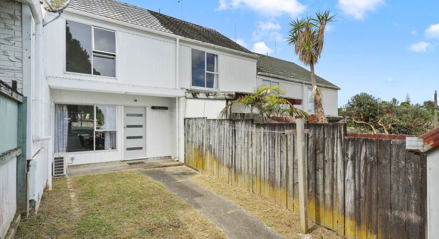  at 4/106 West Coast Road, Glen Eden, Waitakere City, Auckland