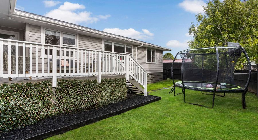  at 4 Lancaster Road, Beach Haven, North Shore City, Auckland