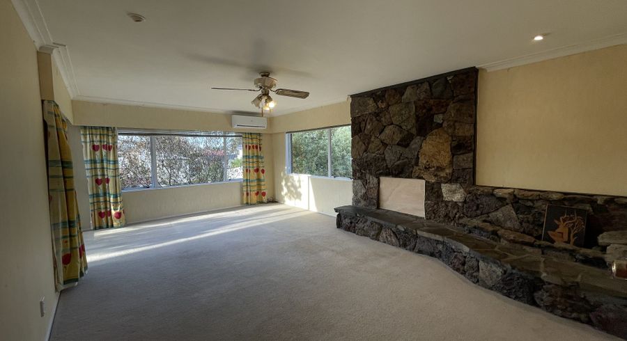  at 11 Kathleen Street, Totara Vale, Auckland