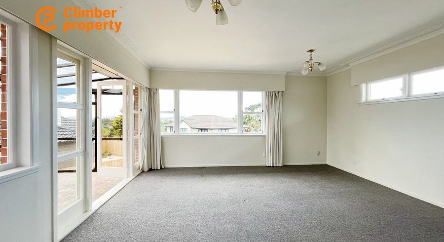  at 2 Crystal Ave, Glendene, Waitakere City, Auckland