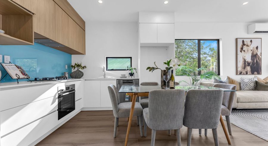  at 8A Jenanne Place, Totara Vale, North Shore City, Auckland