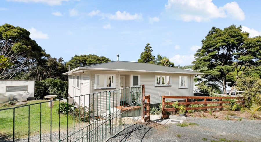  at 1086 Scenic Drive North, Swanson, Auckland