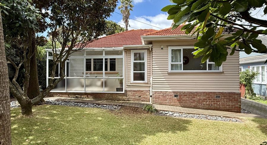  at 19 Te Kawa Road, One Tree Hill, Auckland