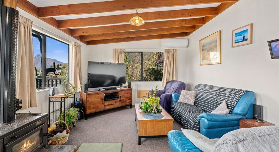  at 71 Wynyard Crescent, Fernhill, Queenstown