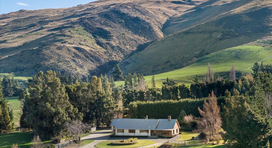  at 9101 Hyde-Middlemarch Road, Middlemarch, Dunedin, Otago