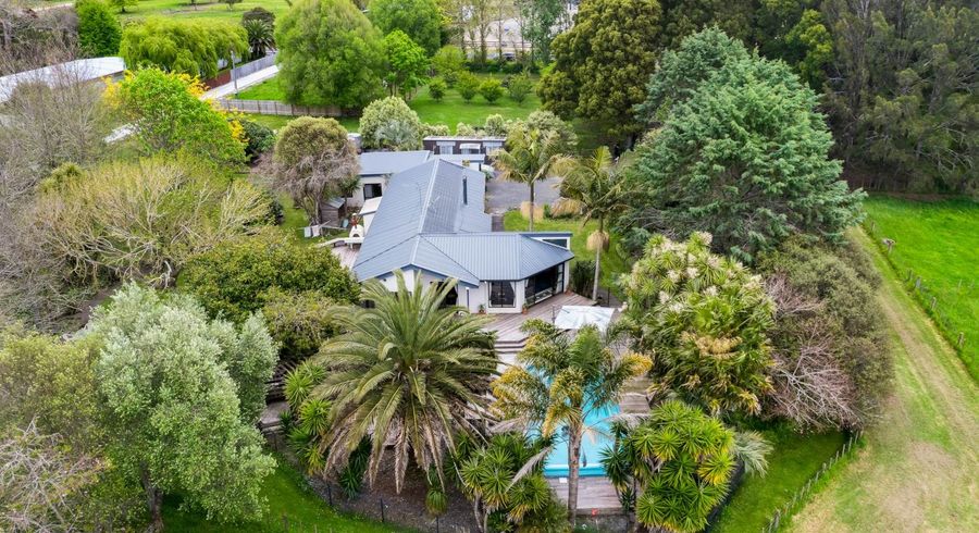  at 220 Boord Crescent, Kumeu