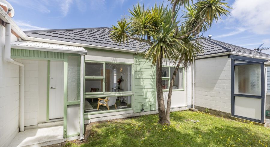  at 2/102 Endeavour Street, Lyall Bay, Wellington, Wellington