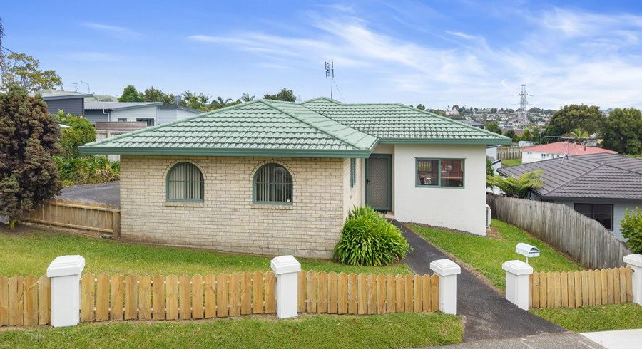  at 6 Longview Rise, Massey, Waitakere City, Auckland