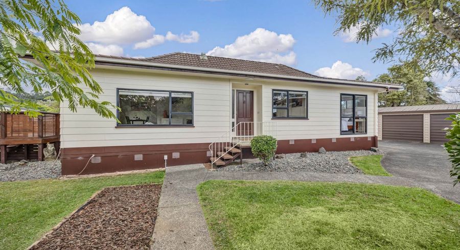  at 11 Redlands Grove, Swanson, Auckland