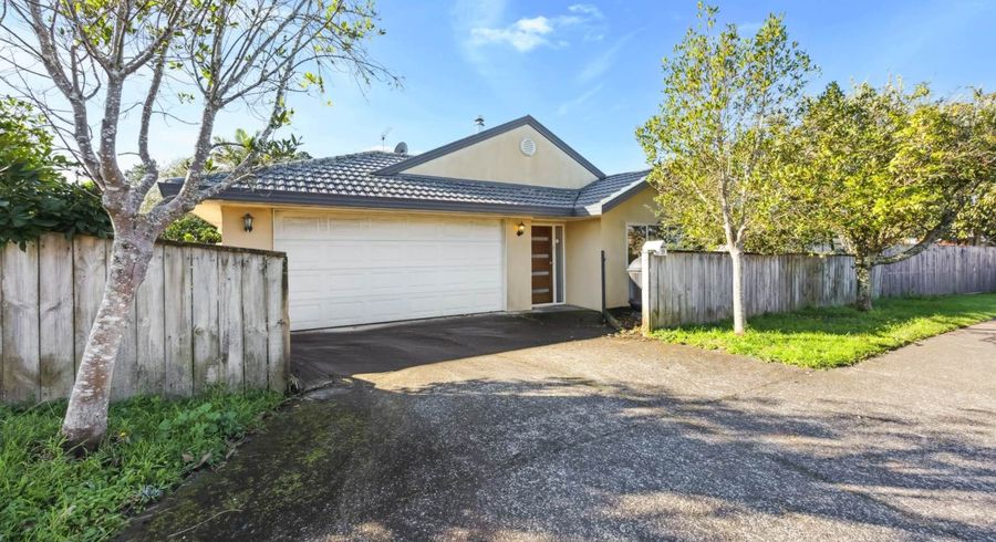  at 19 Zefiro Drive, Massey, Waitakere City, Auckland