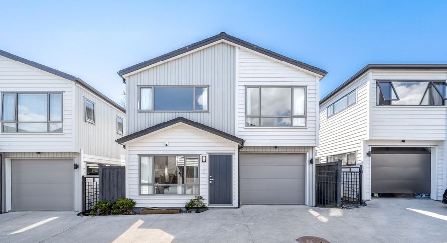  at 4 Waihanga  Way, Bucklands Beach, Manukau City, Auckland